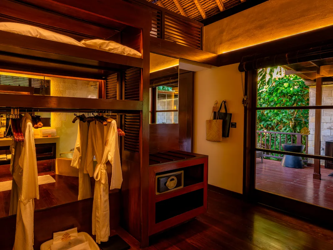 HGOB Panoramic Villa Bathroom